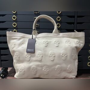 NWT IO Pelle Italia Beige Latte 3D Embossed Skull Weekender XL Bag Tote
